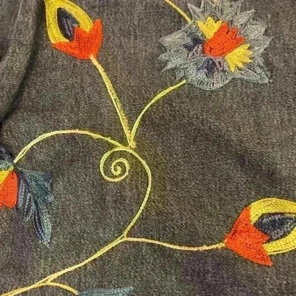 Studio Works Embroidered Floral Button Up Lightweight Denim Jacket Size Medium - Picture 4 of 10
